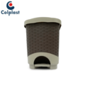 PAPELERA RATTAN DE PEDAL COLPLAST 8 LTS PISTACHO-WENGUE REF 1091 - Image 2